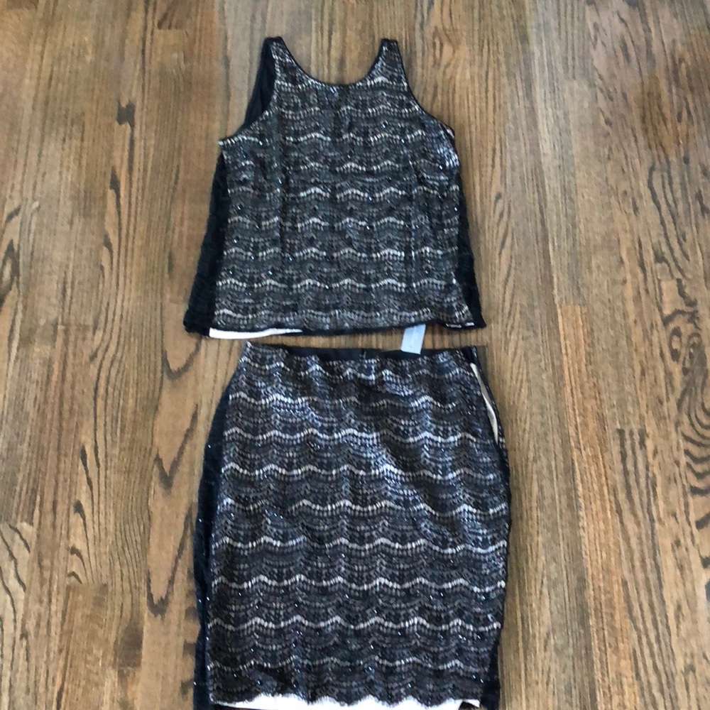 NWT Ann Taylor sequenced skirt set. Sz 8 petite